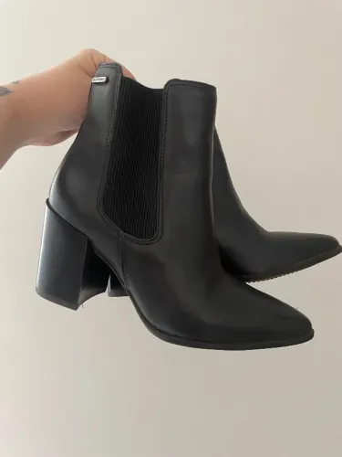 Bota preta bottero