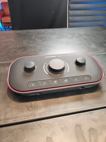 PLACA DE ÁUDIO FOCUSRITE VOCASTER TWO