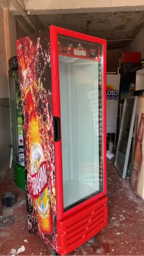 Expositor porta de  vidro chega a -2 ideal para latão e não alcoólico