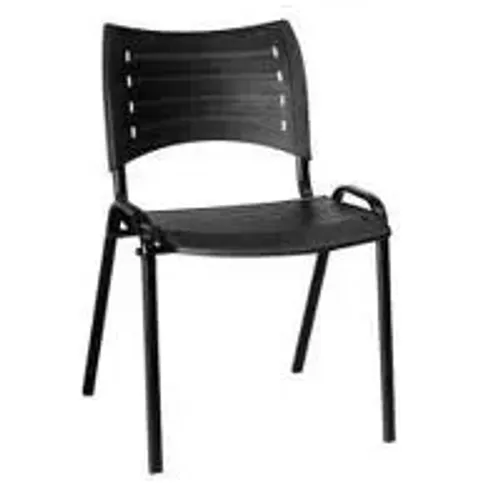CADEIRAS PLASTICA BASE DE AÇO