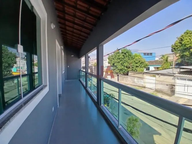 Casa Nova com 3 Quartos e Varanda em Nova Iguaçu