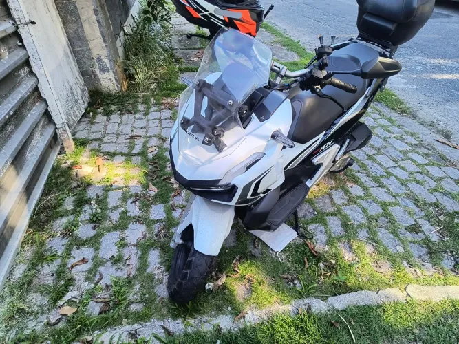 ADV Pouco usada