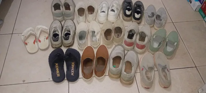 Lote de sapatos número 38 e 39