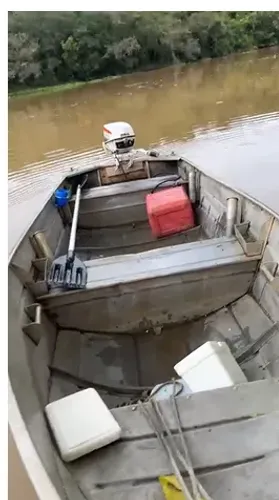 1998 Barco e motor  Bico fino   Barco em perfeito funcionamento, não tem nenhum vazamento