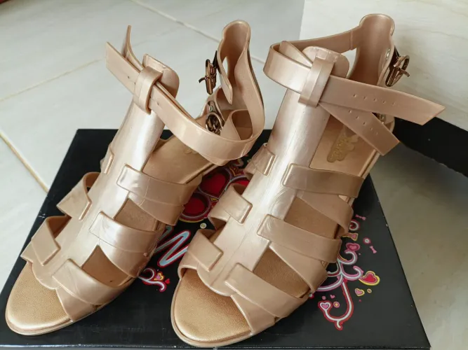 Melissa Liberty dourada 36 (item de colecionador)