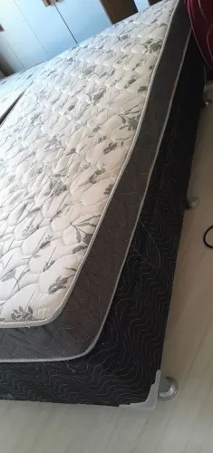 Cama box com baú