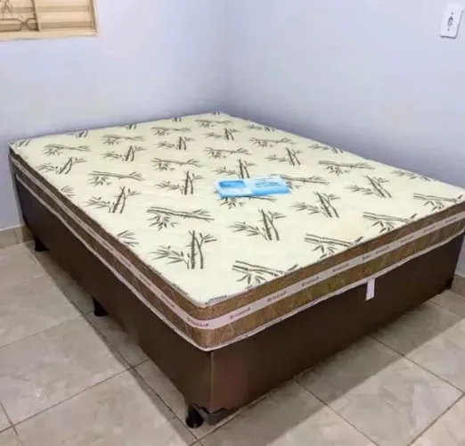 Cama de casal colchão d33