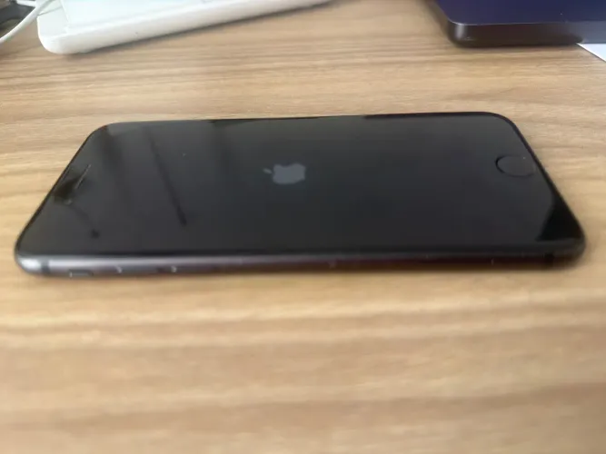 iPhone 8 - 256GB - Bateria 77% Super Novo