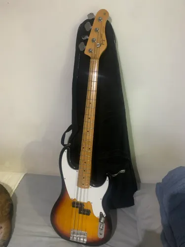 Baixo Tagima TW 66 Sunburst