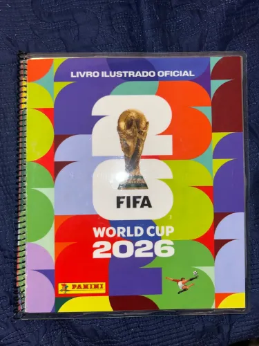 Álbum copa 2026 completo encapado com alguns defeitos