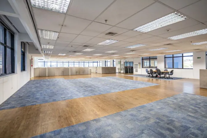 Prédio comercial na Avenida Giovanni Gronchi, 7143 - 2 Andar 1200 m²