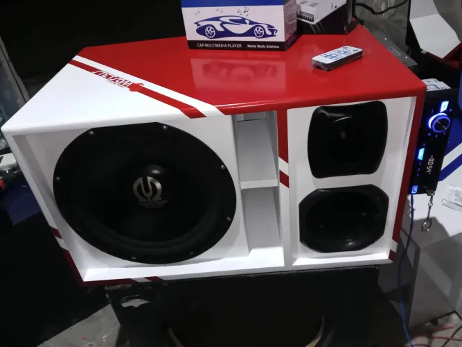 Trio de 12 completa pega blwtuf e USB funciona no carro e na energia