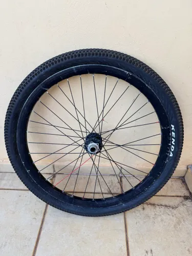Roda Vmaxx aro 26, Cubo Novatec 20mm 