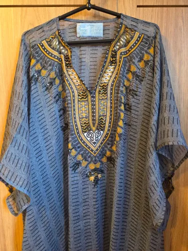 Kaftan ou saída de praia midi tamanho G 