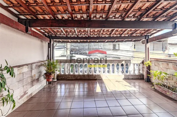 Sobrado 3 quartos (1 suíte) 2 vagas na Pompeia