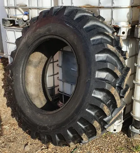 Pneu para Trator Agrícola, Medida: 18.4-30, Recapado Modelo TM95 Pirelli - Preço Unitário