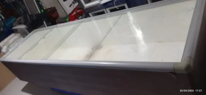 VENDO UM FREEZER ILHA DE 3 METROS!