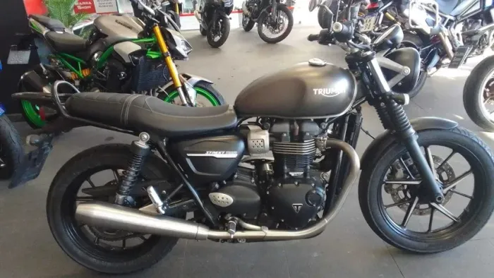 TRIUMPH STREET TWIN ÚNICO DONO