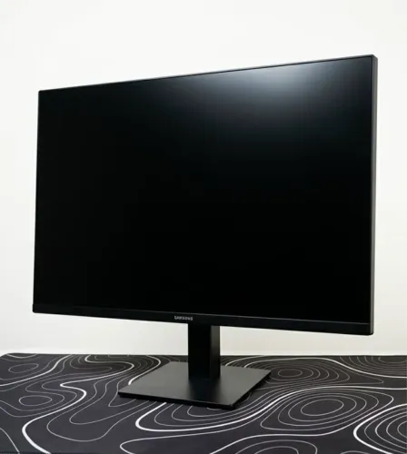 Monitor Samsung 24" Full HD - Excelente Estado, Design Moderno e Tela Antireflexo