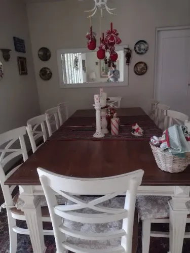 Mesa de jantar com 10 cadeiras