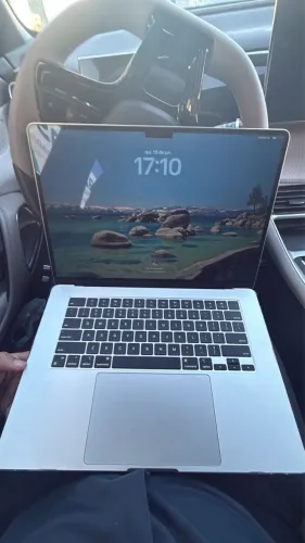 Mac book m3 2024 15 polegada