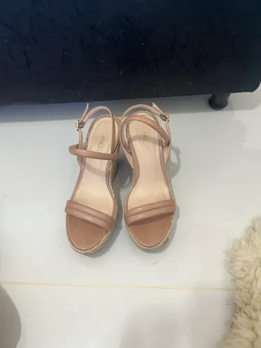 Sandália nude anabela 36 salto em corda Arezzo