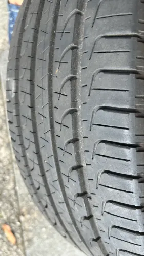 Pneu Goodyear efficient grip SUV 215/55 R17 94v.