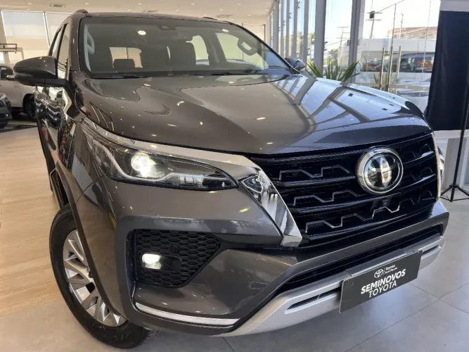 Toyota Hilux SW4 SRX 4X4 2.8 TDI 16V Dies. Aut. 2024