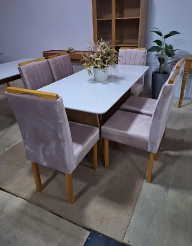Mesa de jantar 1.60x90 com 6 cadeiras