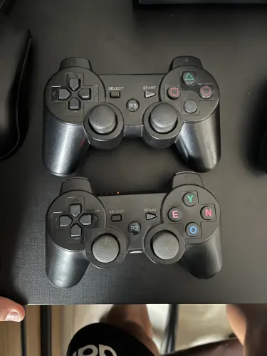 2 Controles de PS3 paralelo!