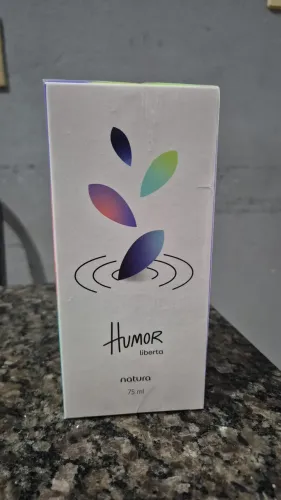 Perfume, humor liberta
