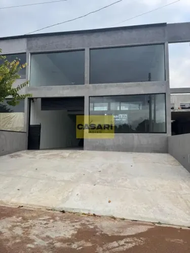 GALPÃO PARA LOCAÇÃO 285m² | COM MEZANINO | PORTA AUTOMÁTICA