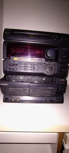 Aparelho de Som Sony com caixas