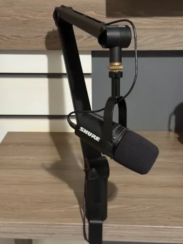 Microfone Shure MV7 USB e XLR com cabo