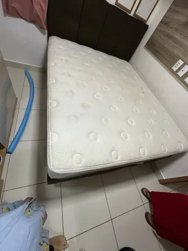 Vendo cama Queen