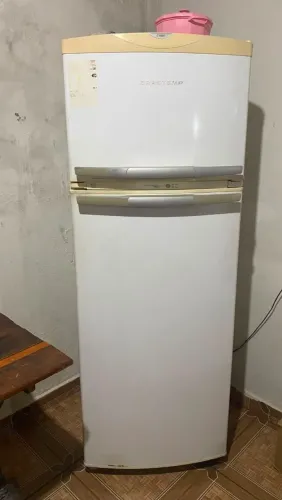 Vendo geladeira 220v Brastemp Frost Free