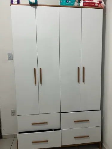 GUARDA ROUPA E CÔMODA INFANTIL