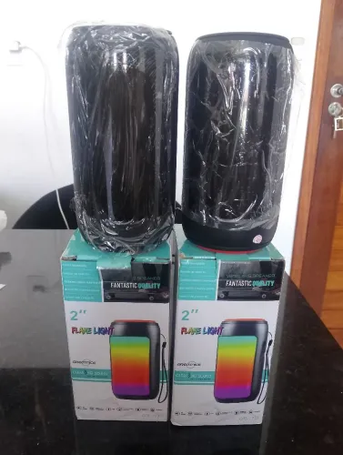 02 Caixinha de Som Bluetooth com RGB colorida 