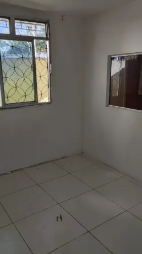 Alugo casa BRT madureira composta de quarto sala cozinha americana banheiro e varanda