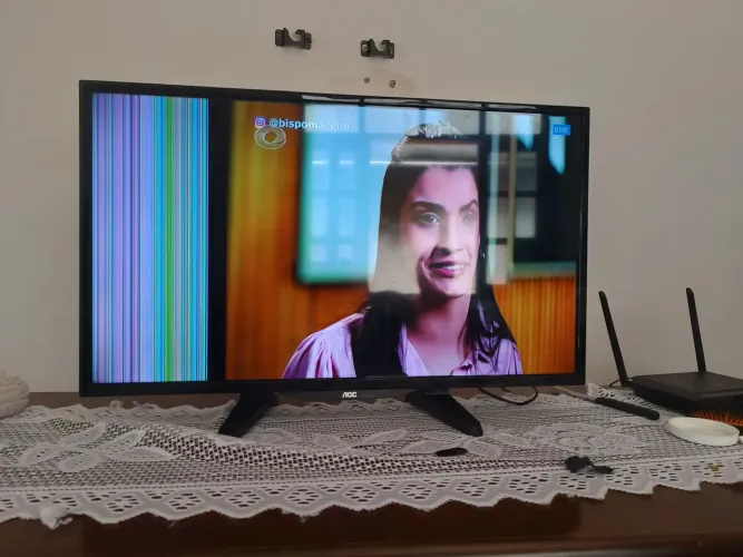 Vendo ventiladore s/hélice, TV 32, com defeito, mini stepper, tudo pelo valor de 200,00.