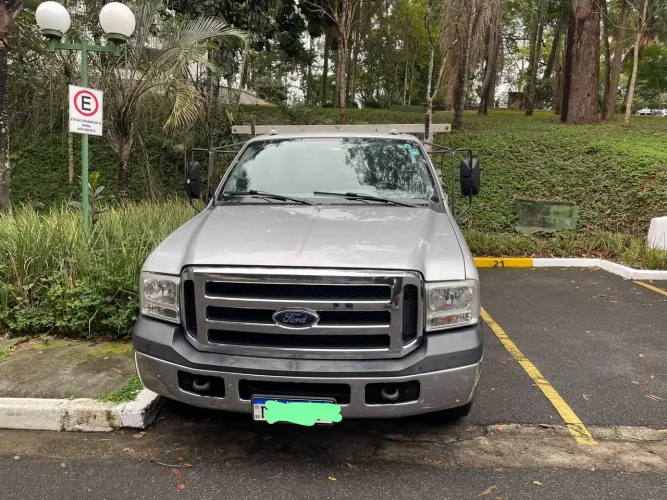 Caminhão F350 , conservado pouco rodado, penu novos. Para pessoas exigentes. 