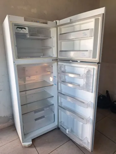 Geladeira 220v frosfree 