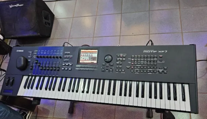 MOTIF XF7