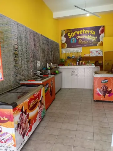 Sorveteria completa à venda - oportunidade perto da praia!