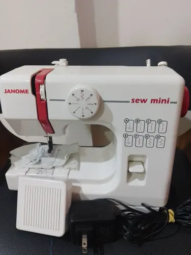 Máquina de costura janome