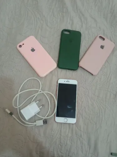 iPhone 8+ carregador+ cases