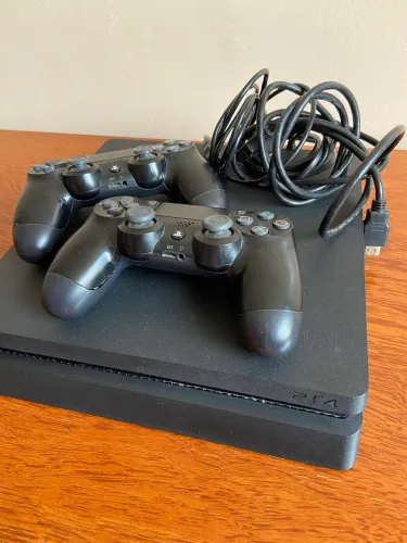 Vendo PS4 Slim 1T