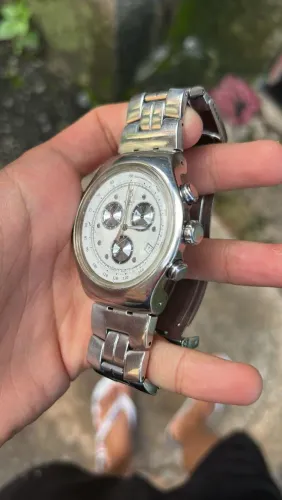Swatch cara branca