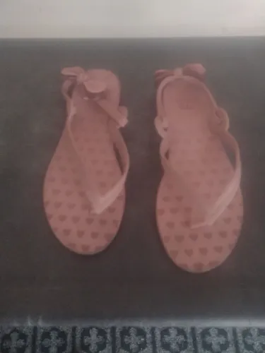 Sandália infantil rosa três corações 34