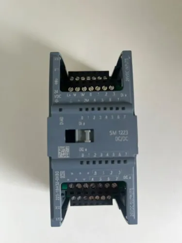 Módulo Siemens Sm1223 Dc/dc 6es7223-1bh32-0xb0 8e/8s